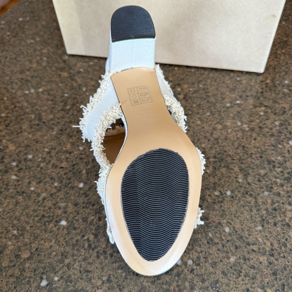 NEW - ALL BLACK Brand - Cute Cream Mules w/ Chunky Heel & Frayed Edges - Size 10 - Picture 12 of 14